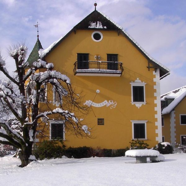 See-Villa im Winter
